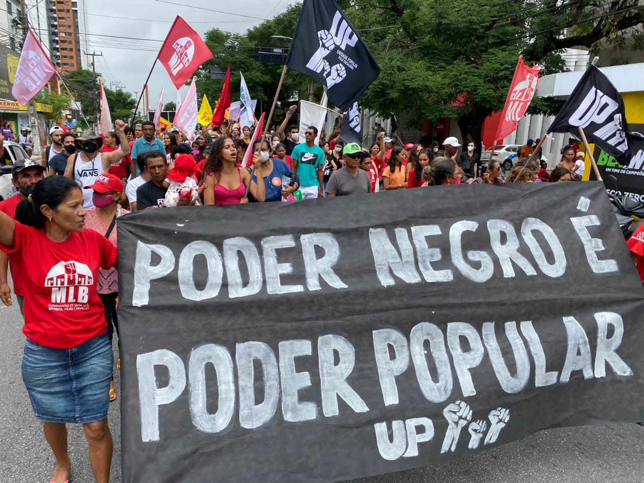 Natalenses foram às ruas contra Bolsonaro em dia de visita do presidente à capital potiguar