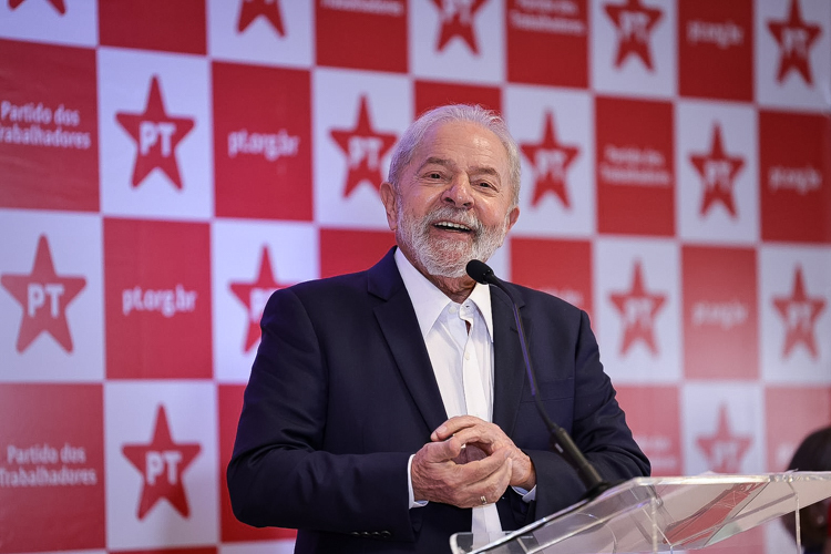 Lula amplia diferença para Bolsonaro: 51% a 42%, aponta nova pesquisa Ipec