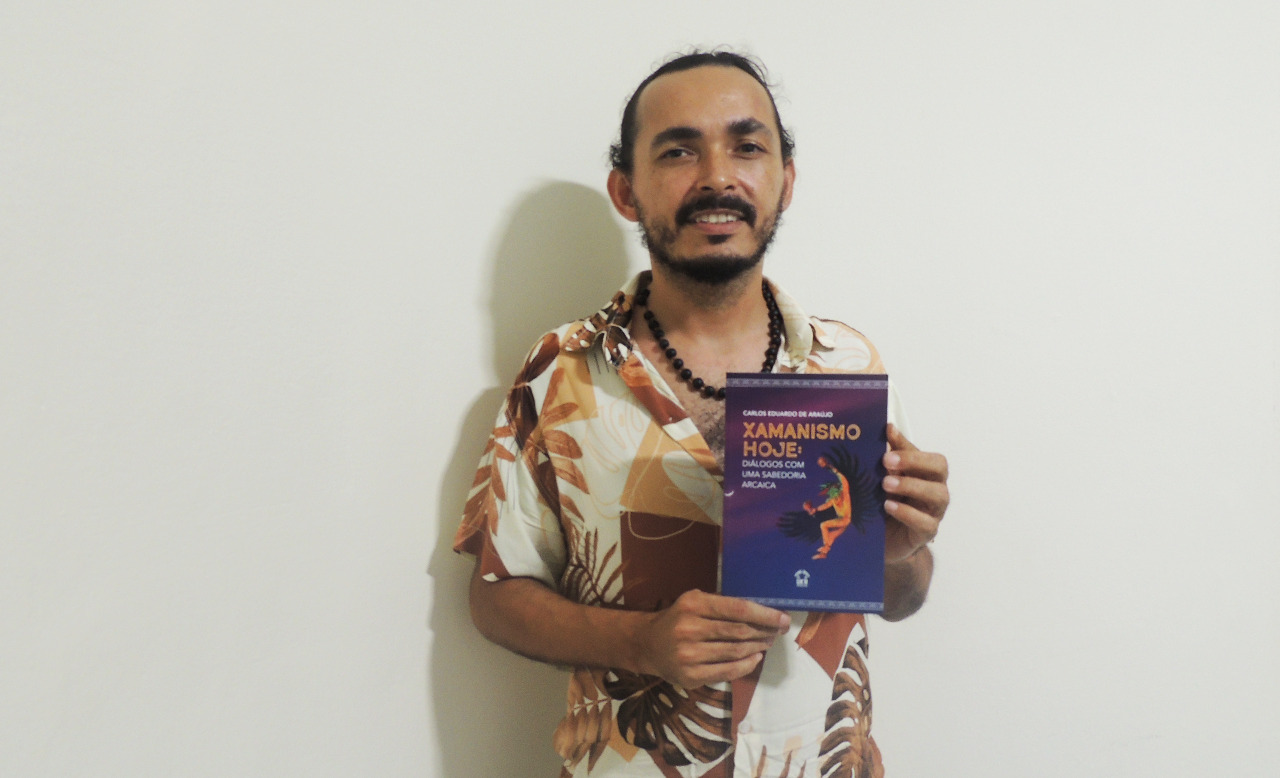 Livro sobre Xamanismo ganha destaque com lançamento nesta sexta (25) na Cooperativa Cultural