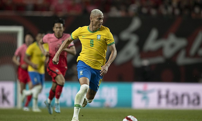 Richarlison é um dos raros casos de jogadores brasileiros convocados para a Copa do Mundo que manifestaram posições progressistas - Lucas Figueiredo/CBF