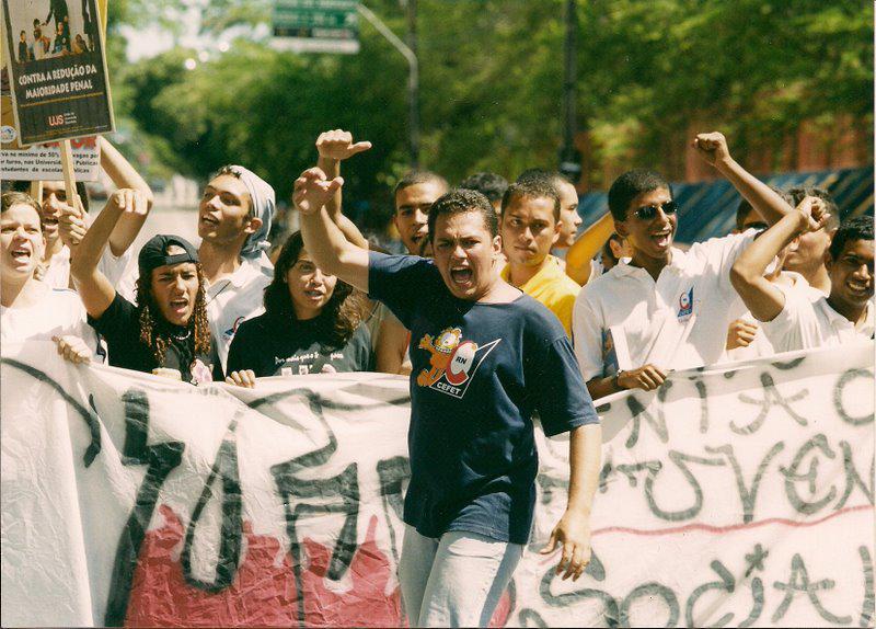 Protesto partindo do então CEFET-RN contra a Lei Pio Marinheiro que limitava o acesso dos estudantes à meia-passagem, 2003 I Foto: cedida
