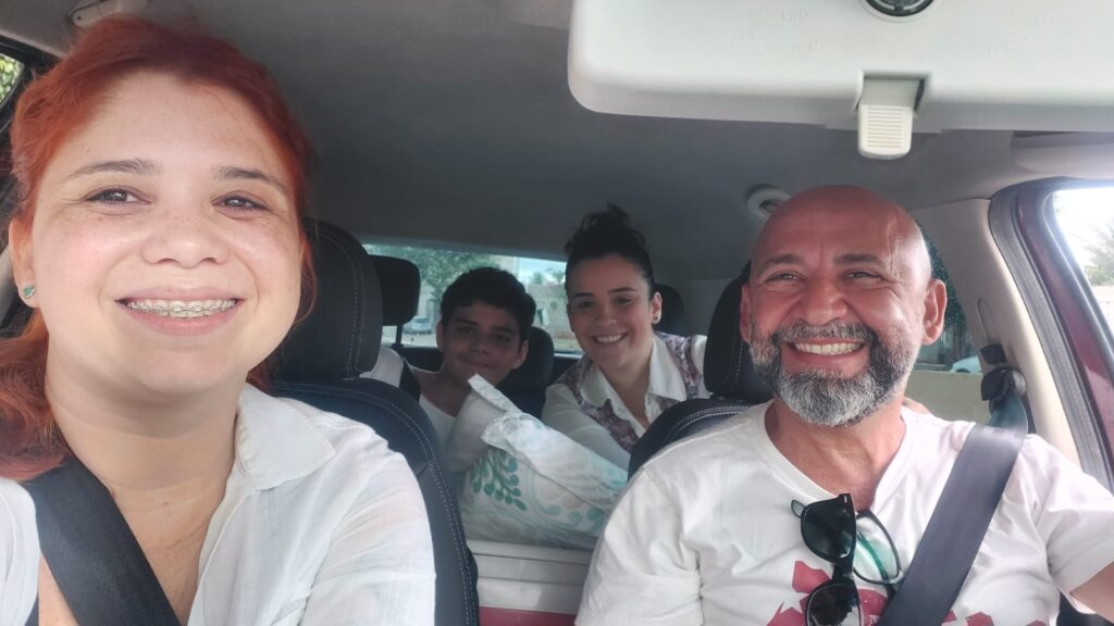 Avânia (de cabelo vermelho), Clodoaldo, Fernanda e o filho Lorenzo a caminho da posse de Lula, em Brasília I Foto: cedida