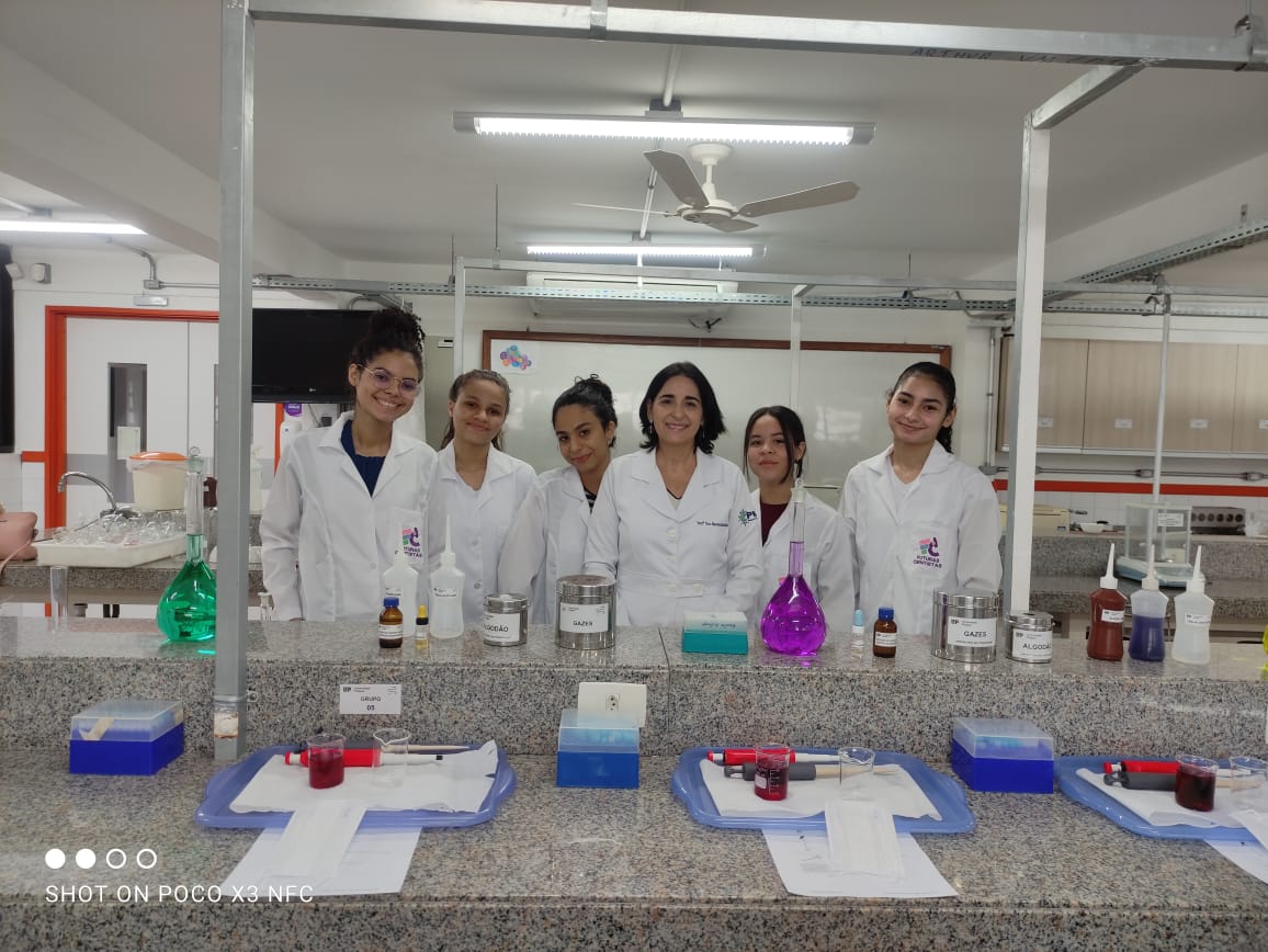 Meninas potiguares participam de projeto que incentiva mulheres na ciência