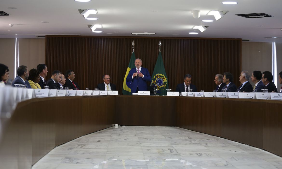 Lula diz que terá “a melhor relação com Congresso” e dá recado a ministros: “quem fizer coisa errada vai sair”