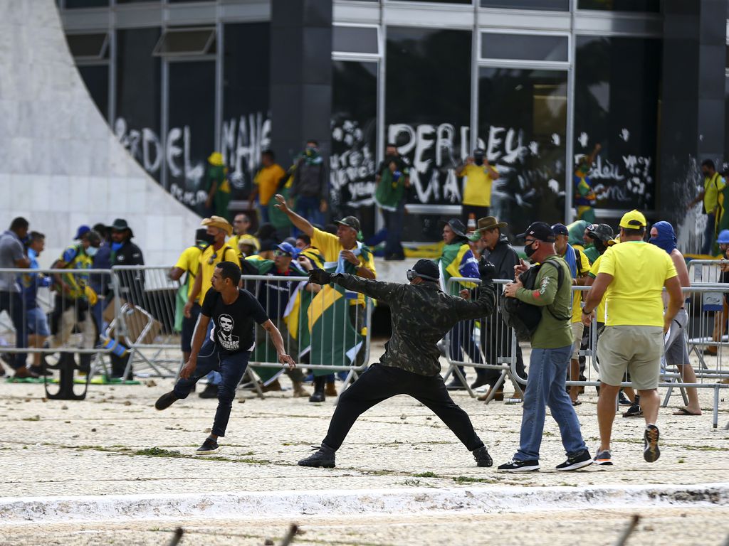 Potiguar presa por ato golpista em Brasília recebeu R$ 28 mil de auxílios do governo