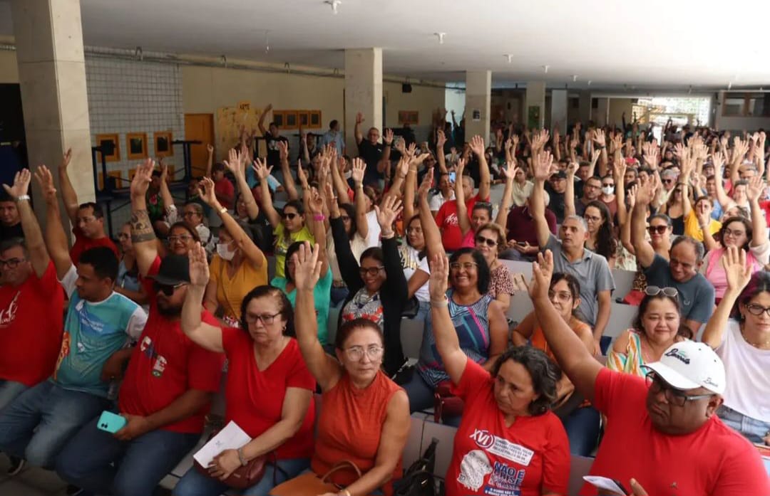 Professores recusam proposta do Governo do Estado e mantêm greve no RN