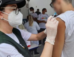 Preso sendo vacinado em Alcaçuz I Fotos: Augusto Bezerra