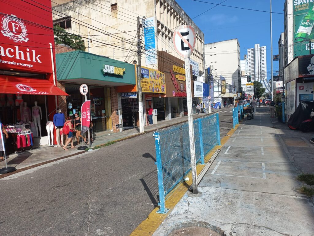 Trecho do Calçadão da João Pessoa que fica entre a avenida Rio Branco e a rua Princesa Isabel I Foto: Mirella Lopes