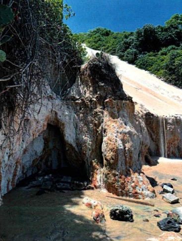Área do Morro do careca oferece risco a banhistas I Fonte: Semurb