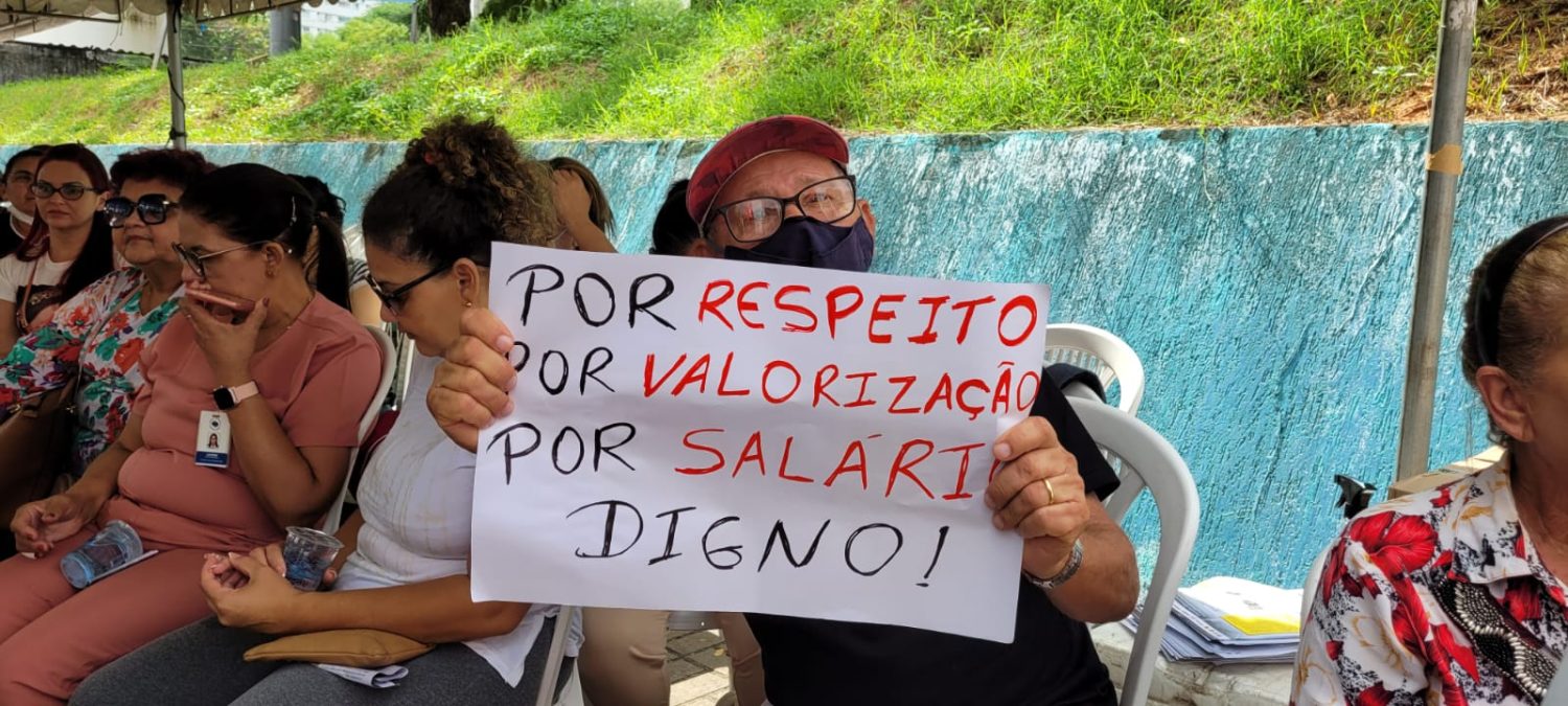 Servidores da saúde fazem protesto na frente do Hospital Walfredo Gurgel I Foto: Sindsaúde/RN