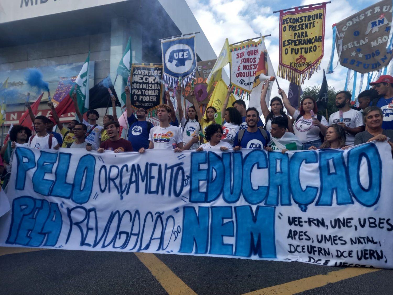 Estudantes potiguares protestam pela revogação do Novo Ensino Médio e por orçamento para a educação
