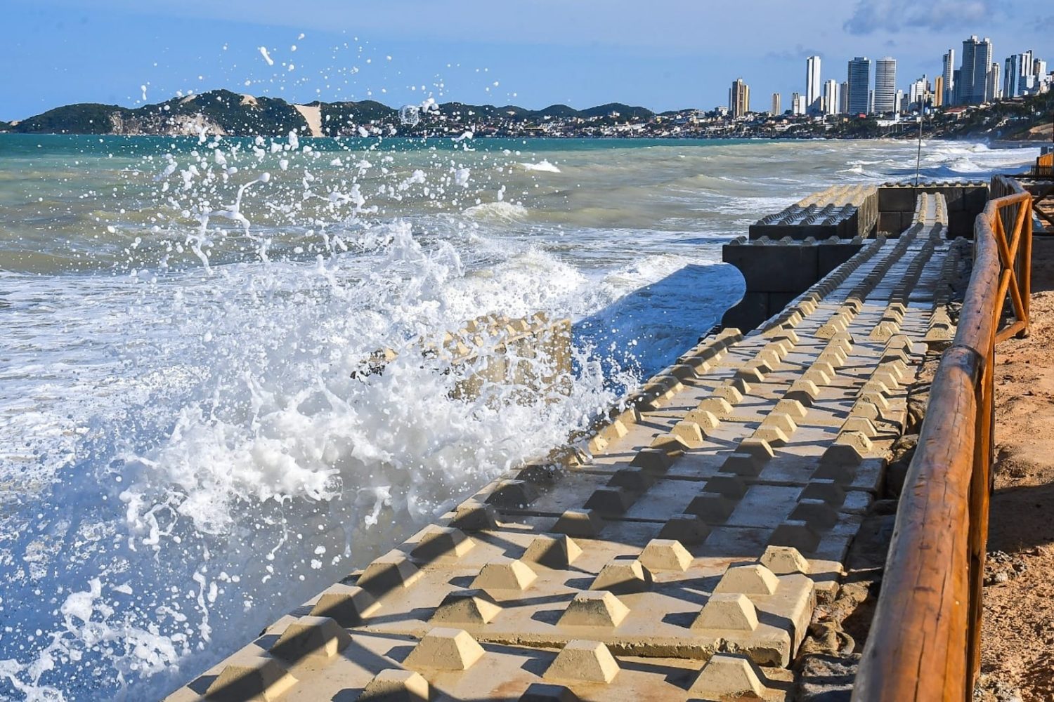 Enrocamento da praia de Ponta Negra chega a 80% I Foto: Joana Lima/Secom