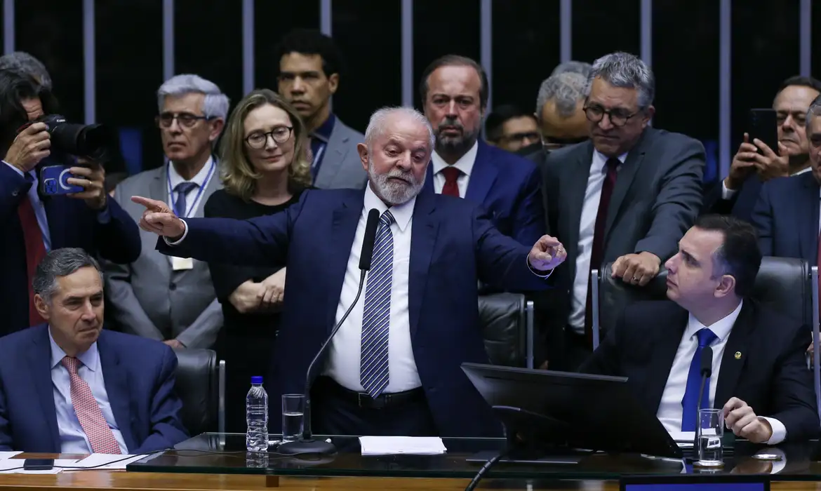 Governo Lula (Ano I) e os dilemas do presidencialismo de coalizão