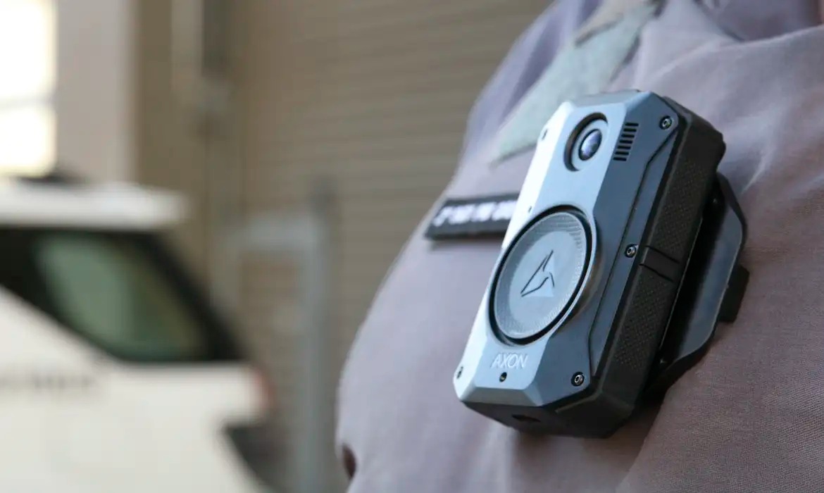 Policiais poderão usar câmeras corporais durante operações