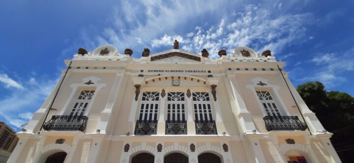 Teatro Alberto Maranhão celebra 120 anos com concerto gratuito